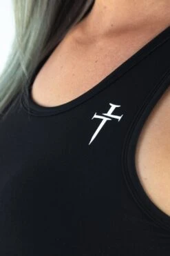 Trinity Sports Bra - Onyx 13 Trinity Sports Bra - Onyx -Layer Outfit 14761051947096 4