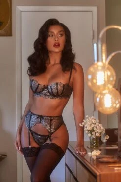 3pc Metallic Bra & Garter Set -Layer Outfit 15226183614529 5