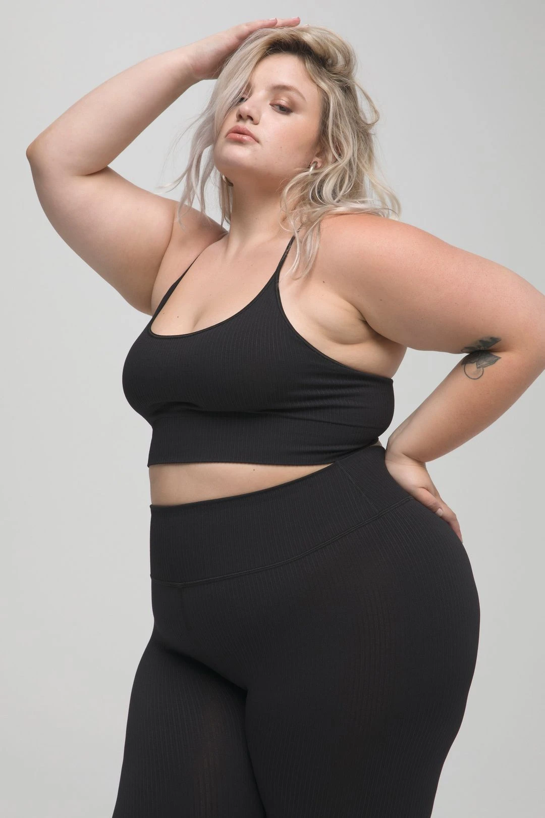 SEAMLESS RIBBED BRA | BLACK001 13 SEAMLESS RIBBED BRA | BLACK001 - Image 11