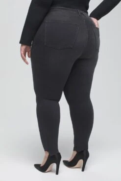 GOOD WAIST CROP STEP HEM | BLACK127 -Layer Outfit 15375832350803 16