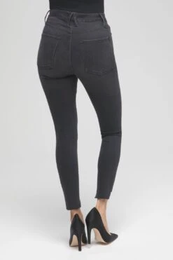 GOOD WAIST CROP STEP HEM | BLACK127 -Layer Outfit 15375832383571 4