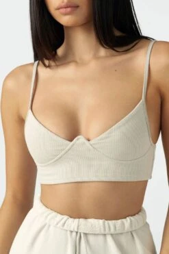 Structured Tank Bra -Layer Outfit 15792827760742 4