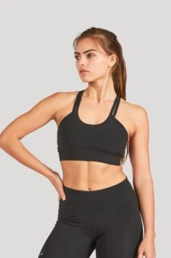W's Groundwork Pace Sports Bra -Layer Outfit 15871915688019 11