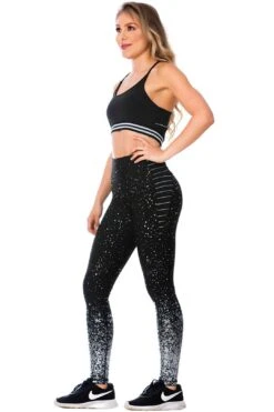 Flexmee Women's T-Back Black Gym Bra -Layer Outfit 23117103235262 2