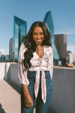 BuddyLove Estelle Tie Front Top - Wildlife -Layer Outfit 23296395346114 6