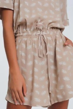 Elasticated Waist Jumpsuit In Beige 11 Elasticated Waist Jumpsuit In Beige -Layer Outfit 28033576075298 4