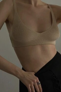 HAILEY RIBBED-KNIT SOFT CUP BRA - BEIGE