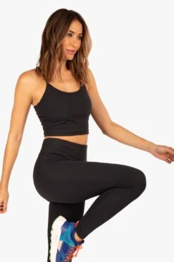 Leah Ribbed Sports Bra - Black 10 Leah Ribbed Sports Bra - Black -Layer Outfit 28132731322442 3