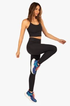 Leah Ribbed Sports Bra - Black 13 Leah Ribbed Sports Bra - Black -Layer Outfit 28132731486282 6