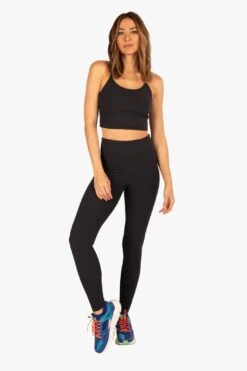 Leah Ribbed Sports Bra - Black 12 Leah Ribbed Sports Bra - Black -Layer Outfit 28132731519050 5