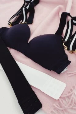 Holiday In Verbier Bra Set -Layer Outfit 28321376960679 5