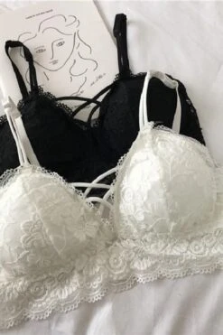 FLORAL LACE CROSS STRAP BRA -Layer Outfit 28335351332982 7