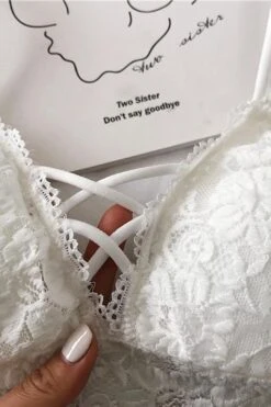 FLORAL LACE CROSS STRAP BRA -Layer Outfit 28335351464054 11