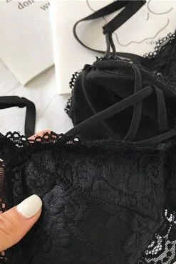 FLORAL LACE CROSS STRAP BRA -Layer Outfit 28335351496822 12