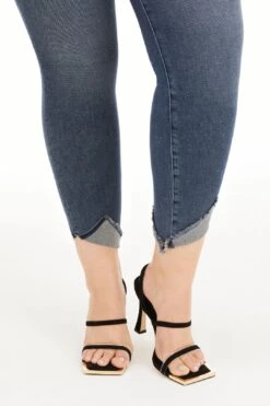 GOOD WAIST CROP TACKED HEM | BLUE677 -Layer Outfit 28350298849363 12