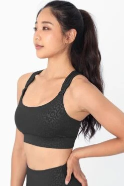 Chloé 4 Running Nursing & Pumping Sports Bra (Black Cloud) -Layer Outfit 28615296614518 16