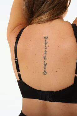 Bali® Passion Comfort Minimizer Underwire Bra -Layer Outfit 28789802827910 4