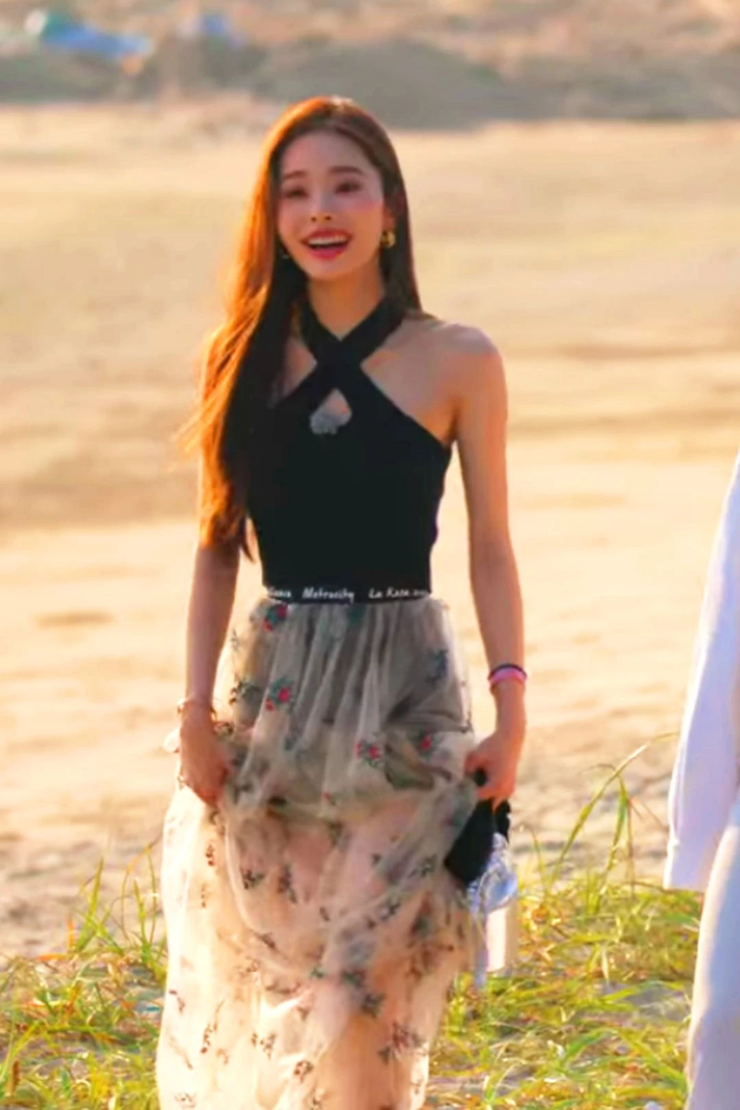 Single's Inferno Song Ji-a Inspired Top And Skirt Set 002 5 Single's Inferno Song Ji-a Inspired Top And Skirt Set 002 - Image 3