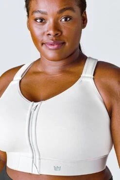 The Flex Sports Bra™ - Ice White 16 The Flex Sports Bra™ - Ice White -Layer Outfit 29159964180649 2