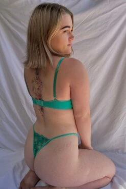 Isabelle Bra In Green -Layer Outfit 29365588983911 2