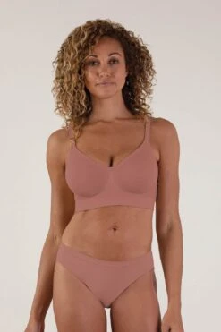 Pose Underwire Bra -Layer Outfit 29442311127130 3