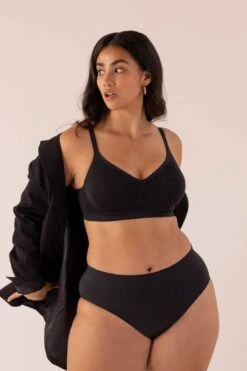 Pose Underwire Bra -Layer Outfit 29561631277146 6