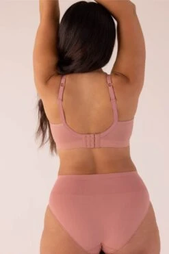 Pose Underwire Bra -Layer Outfit 29561631473754 2