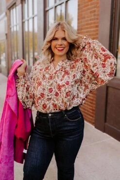 Style Statement Floral Top Curves