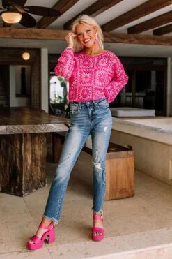 Beachside Cafe Crochet Top -Layer Outfit 29963251744842 3