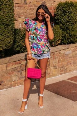 Inspiring Sights Floral Top In Green