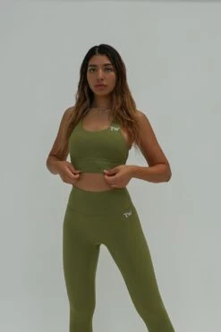 BUTTER COMFORT SPORTS BRA - GREEN -Layer Outfit 30006830497973 3
