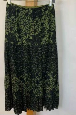 Nomadic Traders Women's Size XL Green Floral Skirt