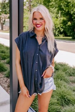 Change It Up Top In Vintage Black -Layer Outfit 30148388520010 5