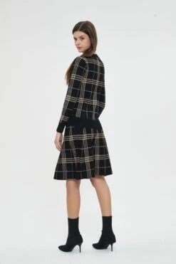 AMAZING MM SKIRT - YEAR ROUND BLACK/LILAC PLAID -Layer Outfit 30207373836397 3