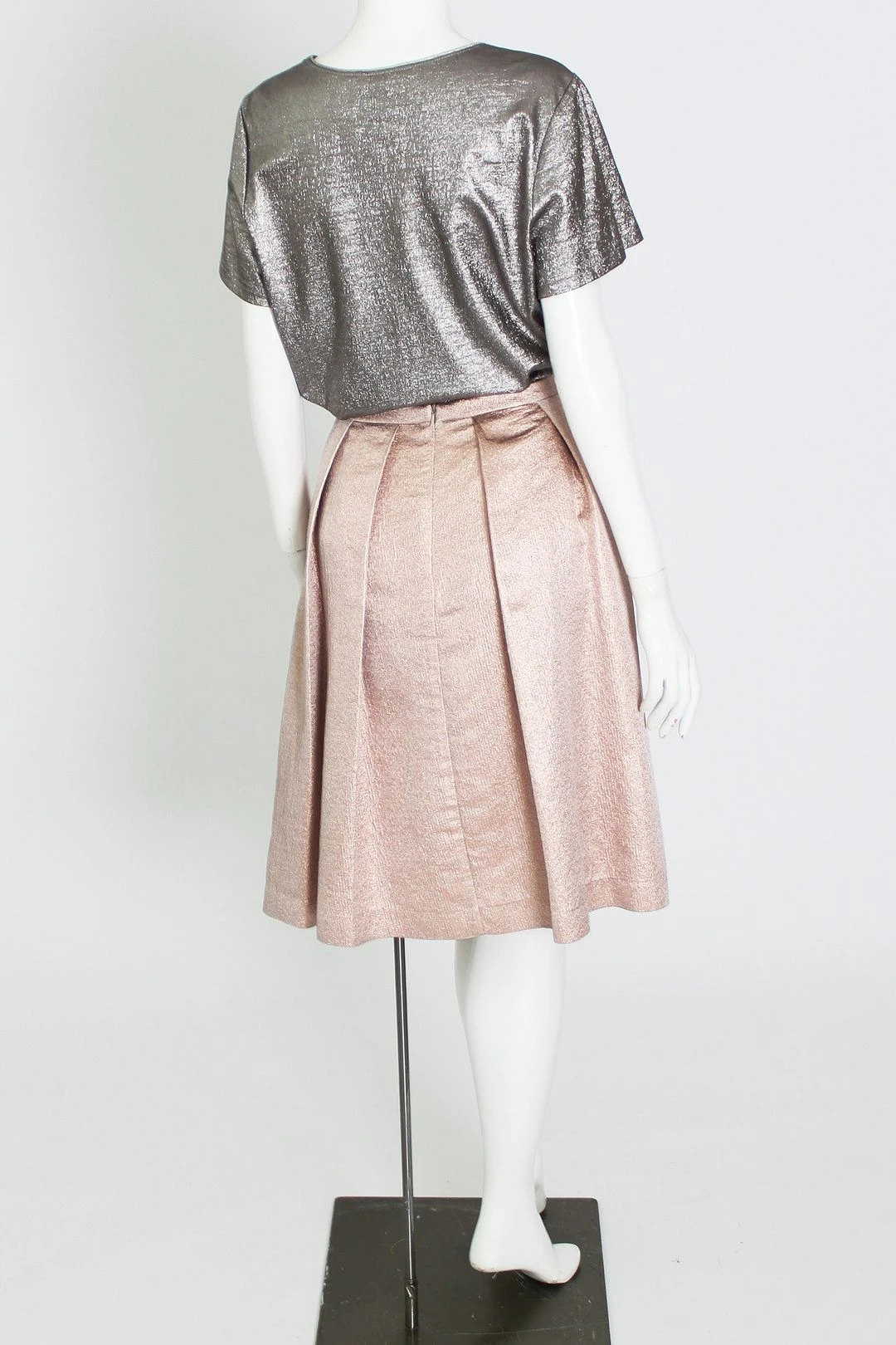 LIA ROSE GOLD PLEATED SKIRT 4 LIA ROSE GOLD PLEATED SKIRT - Image 2