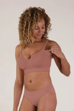 Pose Underwire Bra -Layer Outfit 31171565420634 9