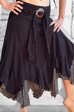 'Willow Two Layer' Pirate Skirt - Black/Gray Underskirt