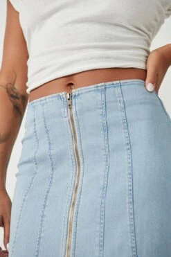 Free People - Layla Denim Mini Skirt Starwash -Layer Outfit 32192164855891 4