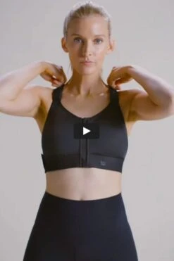 The Flex Sports Bra™ - Onyx - Last Chance -Layer Outfit 33129031041193 4