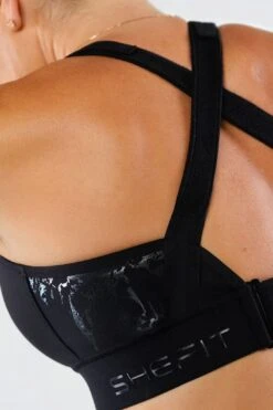 The Flex Sports Bra™ - Onyx - Last Chance -Layer Outfit 33129031106729 6