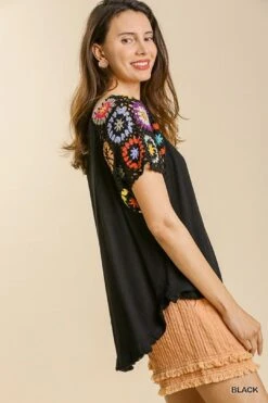 Linen Blend Round Neck Color Crochet Short Sleeve Top -Layer Outfit 33825110622370 3