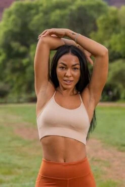 Unwind Seamless Bra -Layer Outfit 34129658642601 3