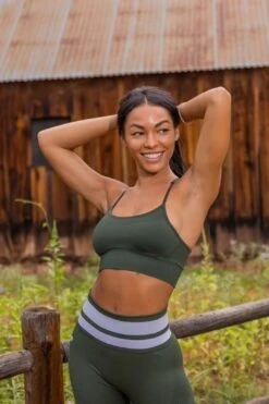 Unwind Seamless Bra -Layer Outfit 34129659035817 10