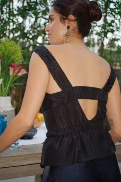 Ilaria Top Black Cotton -Layer Outfit 3521277427782 4