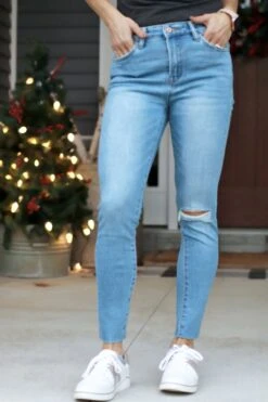 Siesta High Rise Crop Skinny Denim -Layer Outfit 36352393904370 5