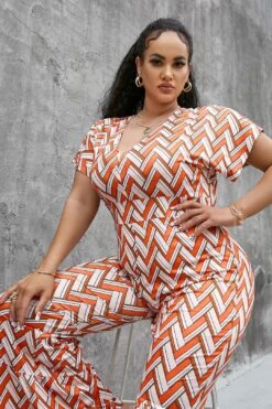 Plus Size Chevron Stripe Short Sleeve Jumpsuit -Layer Outfit 37308037923069 4