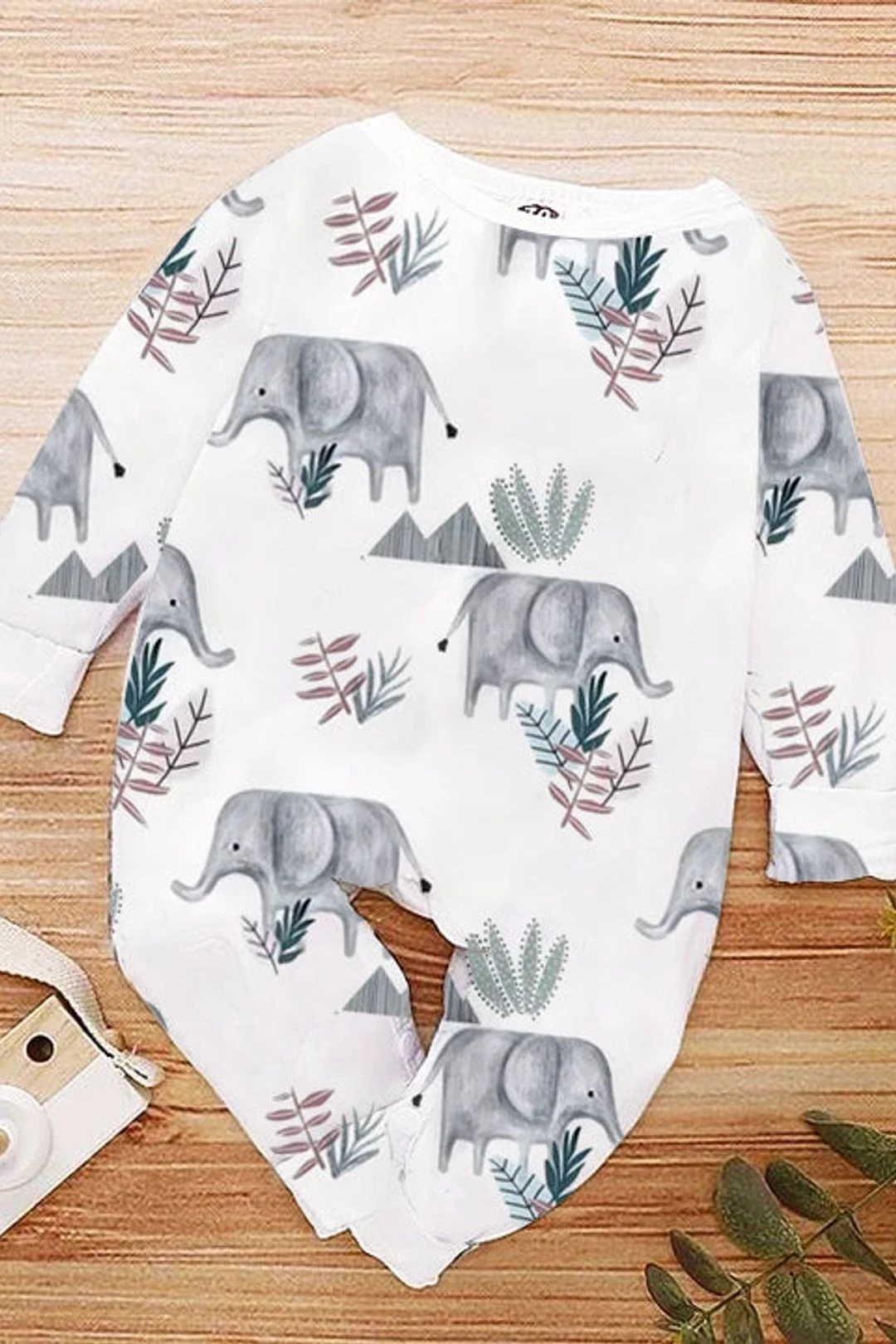 Lovely Cartoon Elephant Printed Baby Jumpsuit 3 Lovely Cartoon Elephant Printed Baby Jumpsuit