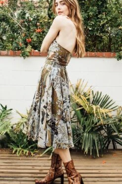 Novella Royale | The Scarlet Skirt -Layer Outfit 3855183052861 5