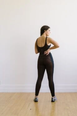 Crop Tank Sports Bra - Brown Checkered | MT SPORT -Layer Outfit 38876331442416 5