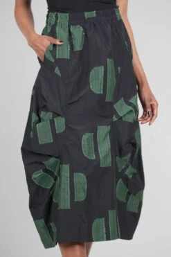 Oracle Skirt, Black/Green -Layer Outfit 38902111895703 4